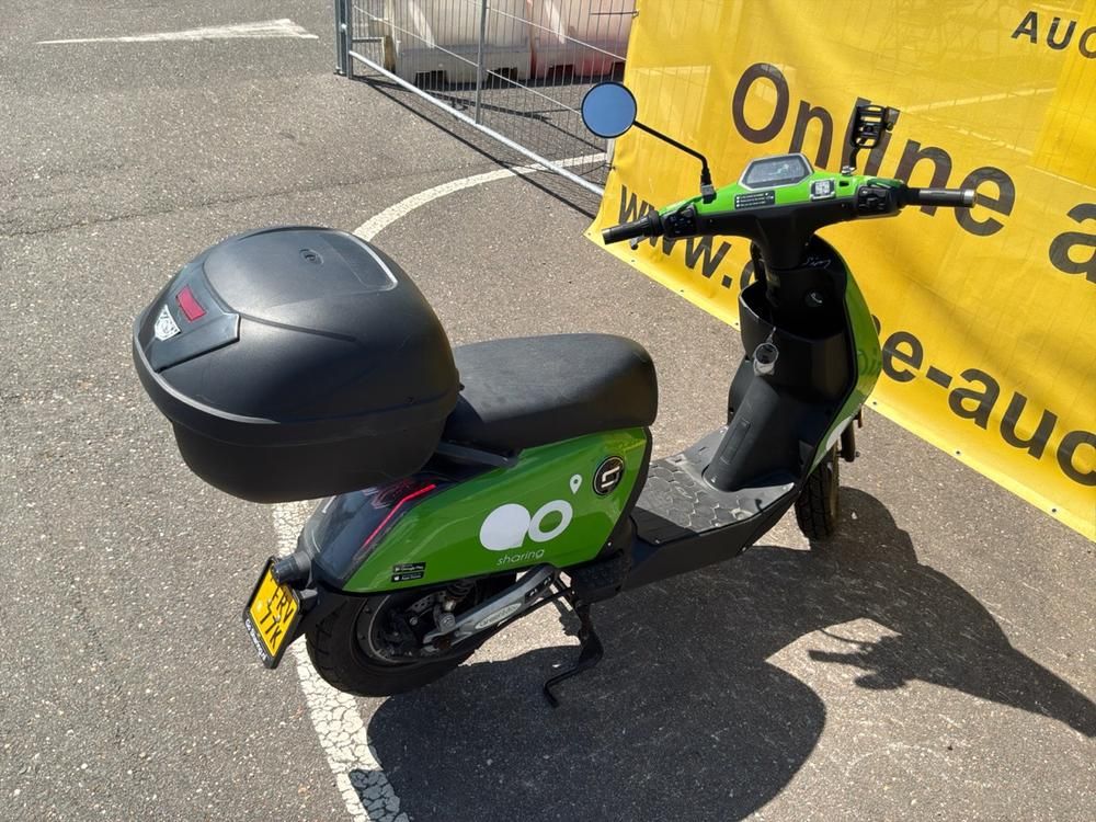Super SOCO CUx Electric Scooter