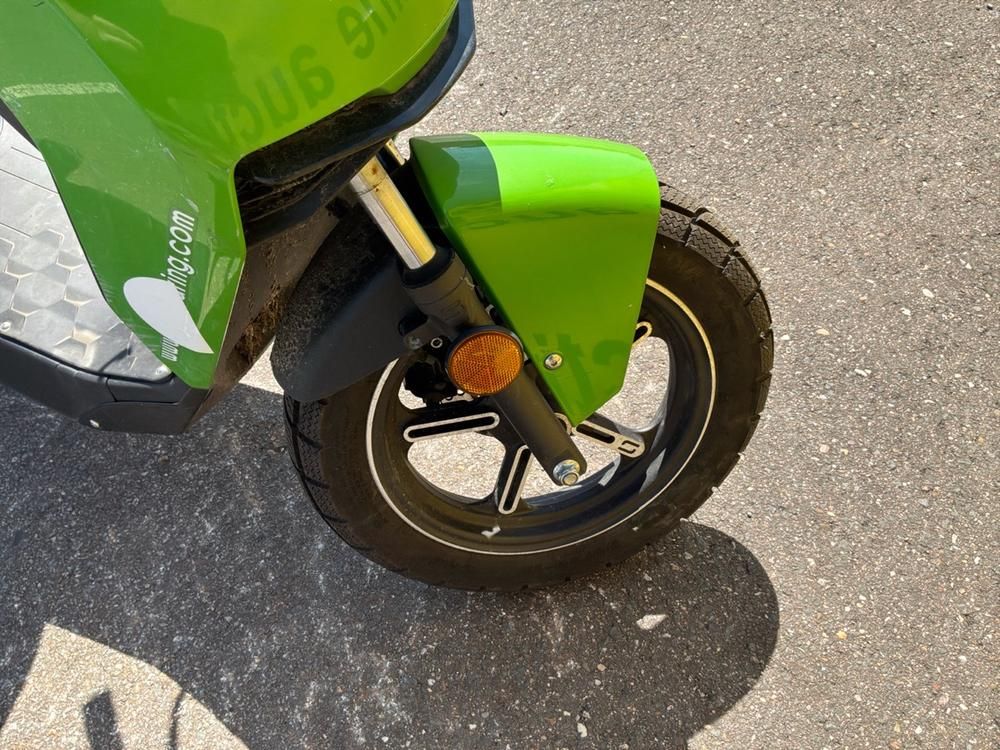Super SOCO CUx Electric Scooter