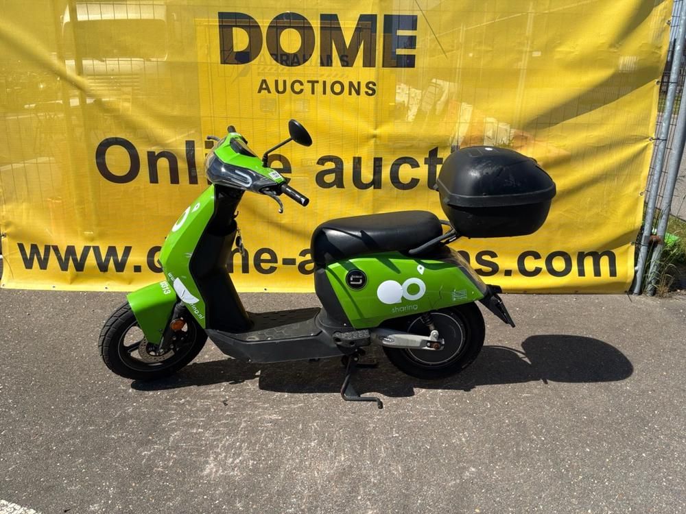 Super SOCO CUx Electric Scooter
