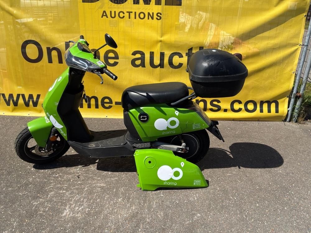 Super SOCO CUx Electric Scooter