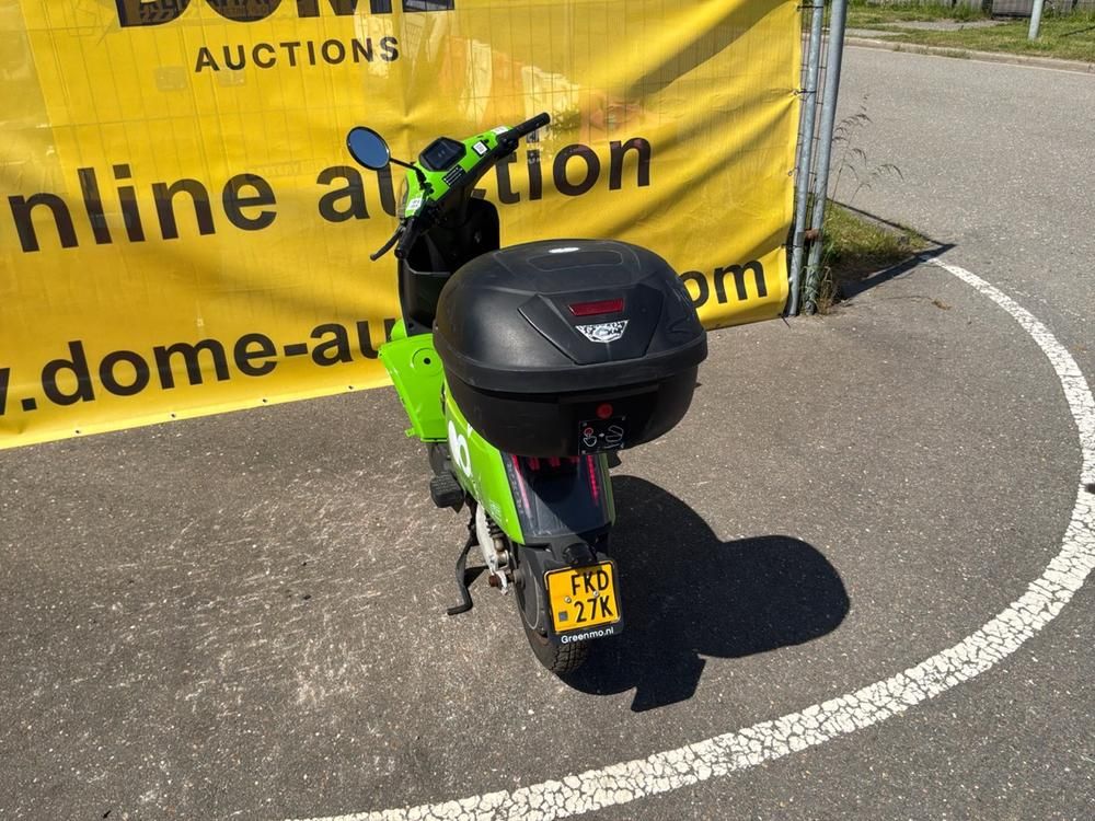 Super SOCO CUx Electric Scooter