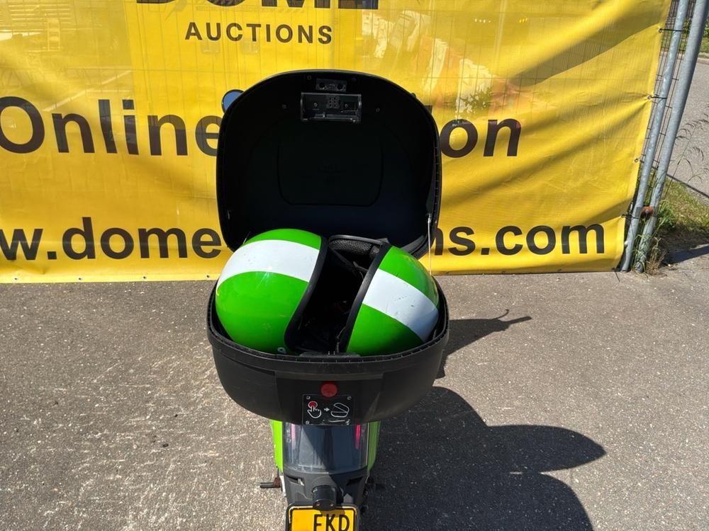 Super SOCO CUx Electric Scooter