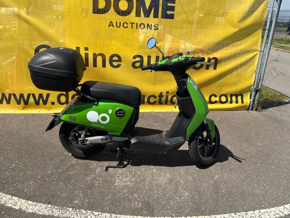 Super SOCO CUx Electric Scooter