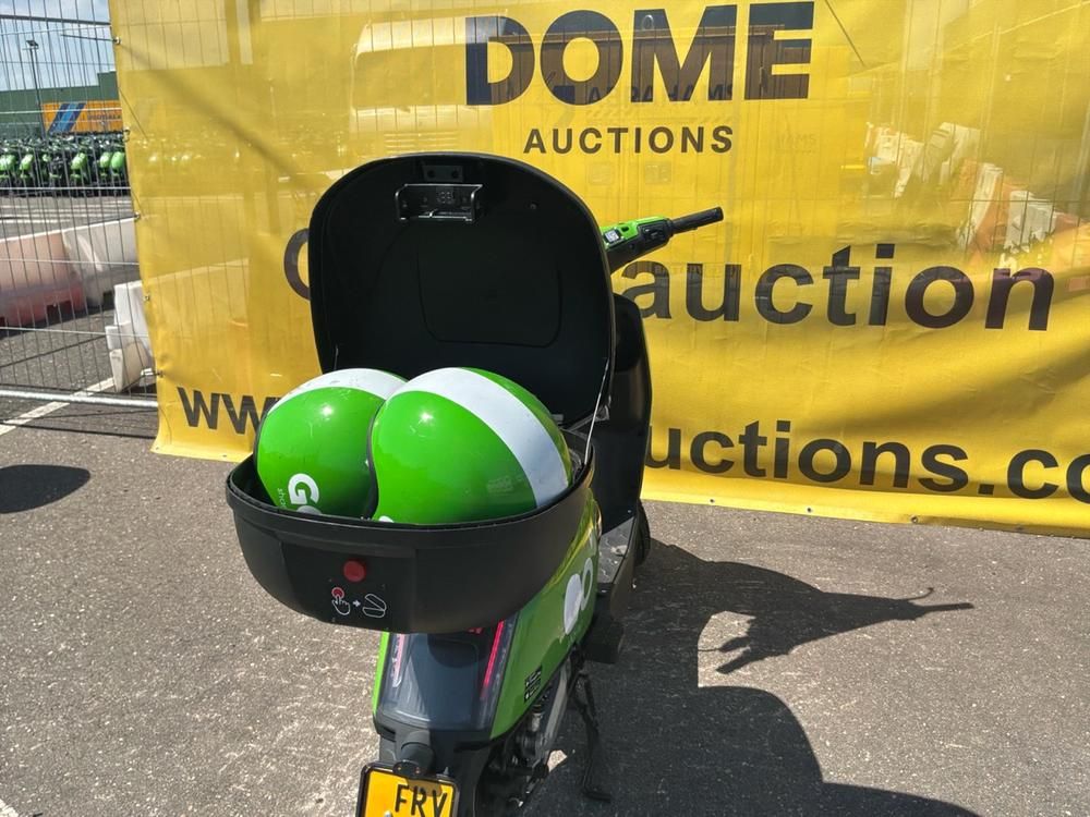 Super SOCO CUx Electric Scooter