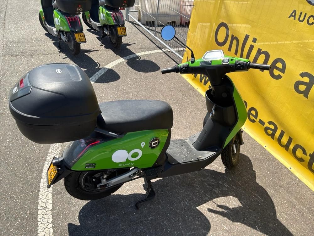 Super SOCO CUx Electric Scooter