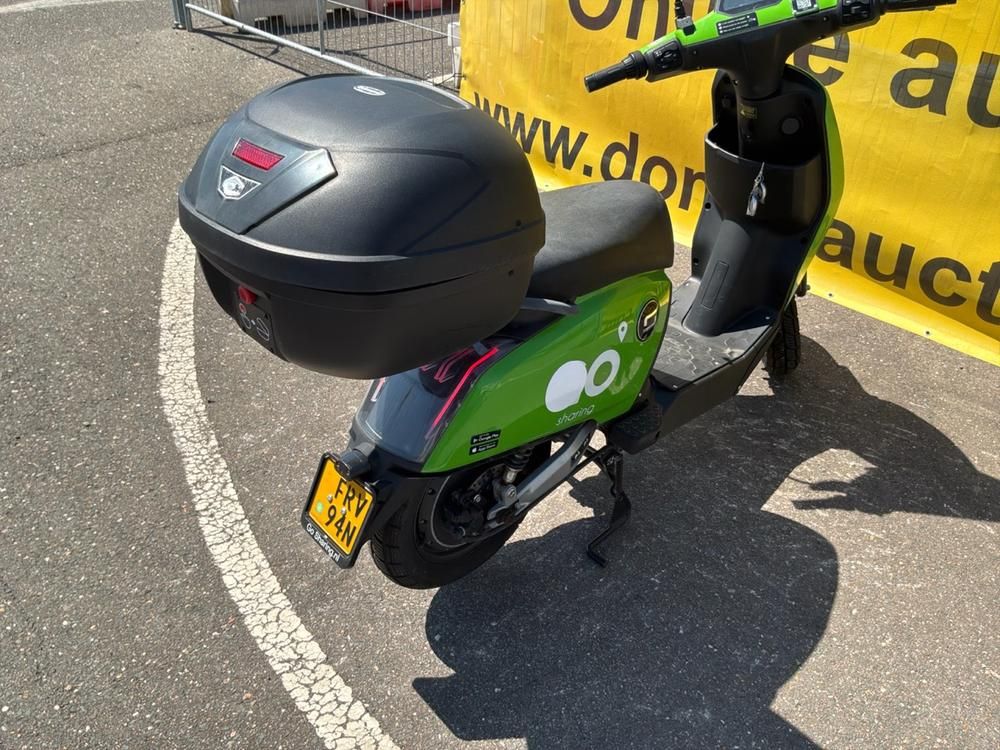 Super SOCO CUx Electric Scooter