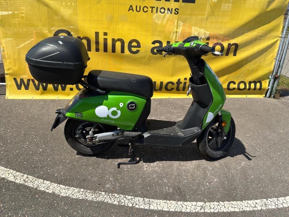 Super SOCO CUx Electric Scooter