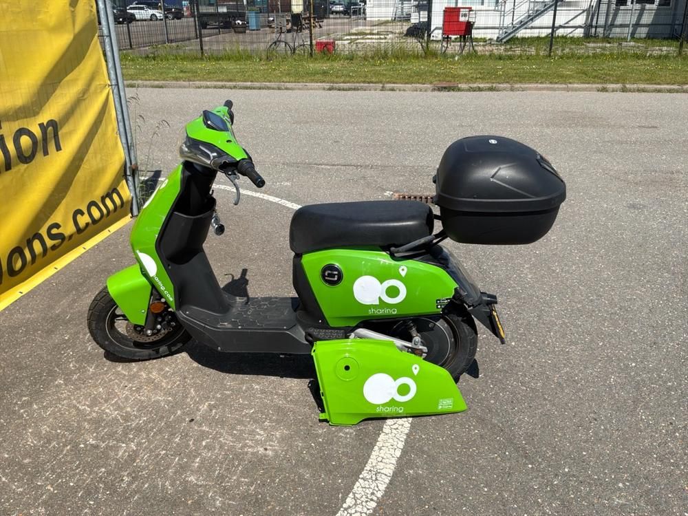 Super SOCO CUx Electric Scooter