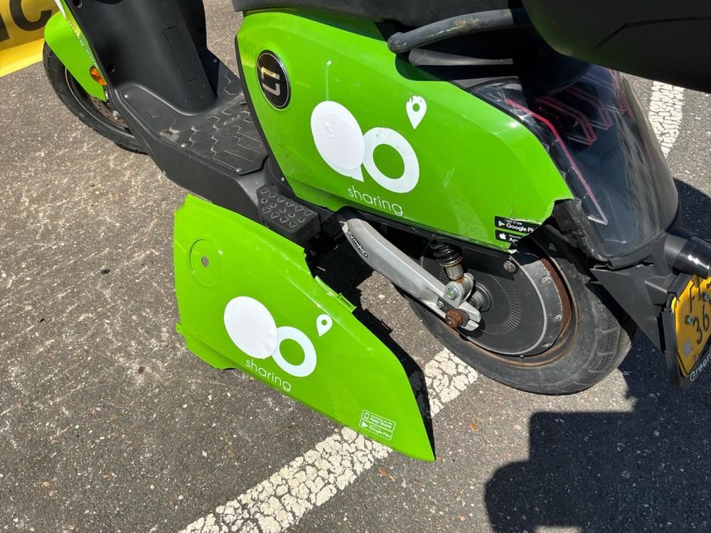 Super SOCO CUx Electric Scooter