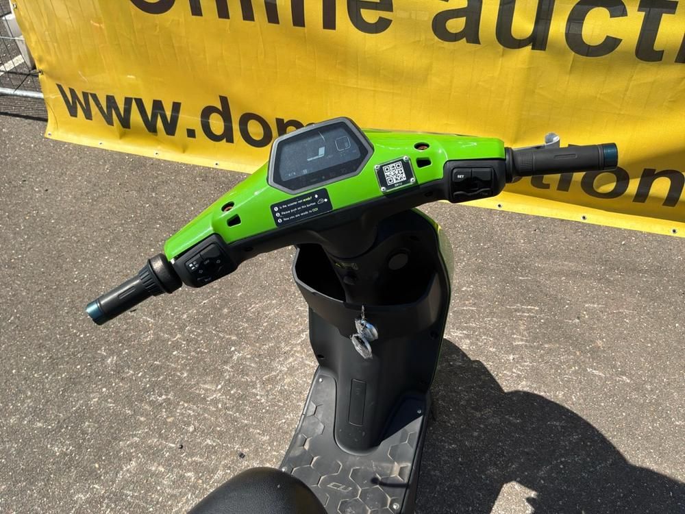 Super SOCO CUx Electric Scooter