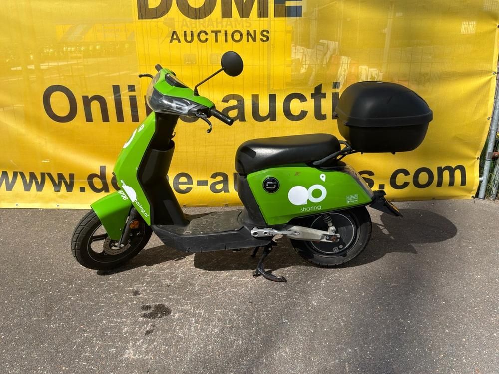 Super SOCO CUx Electric Scooter