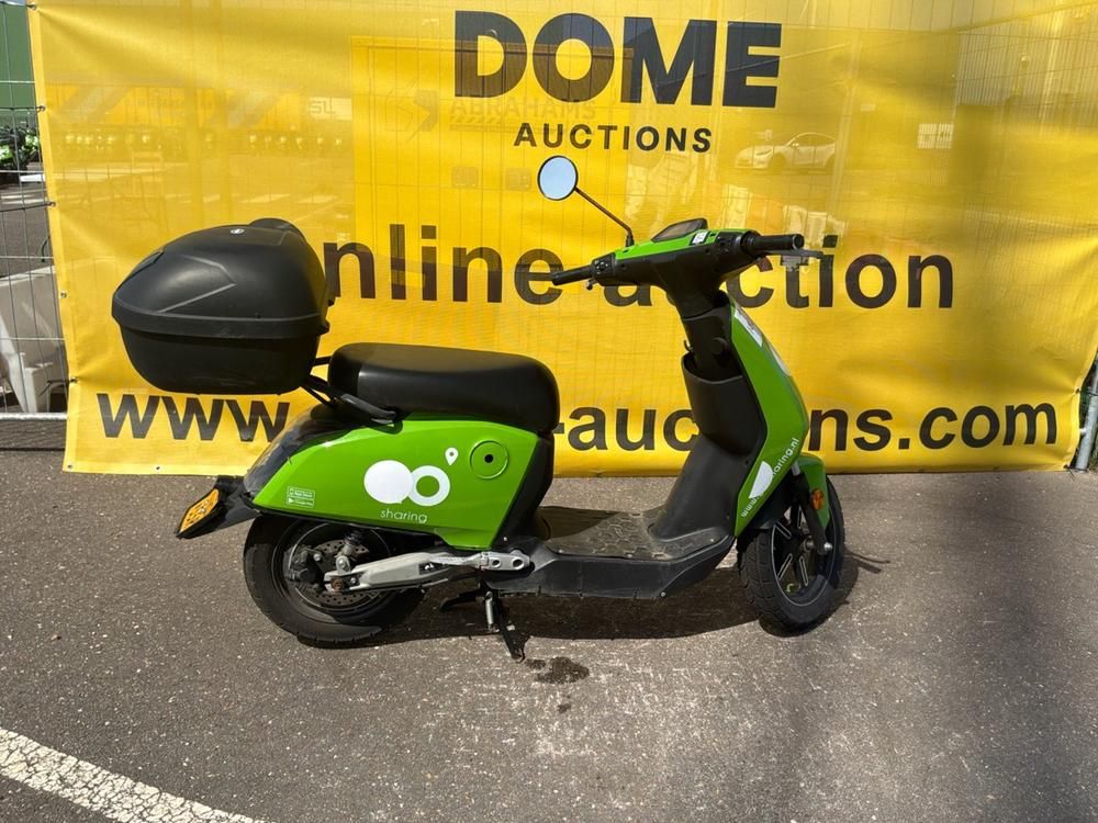 Super SOCO CUx Electric Scooter