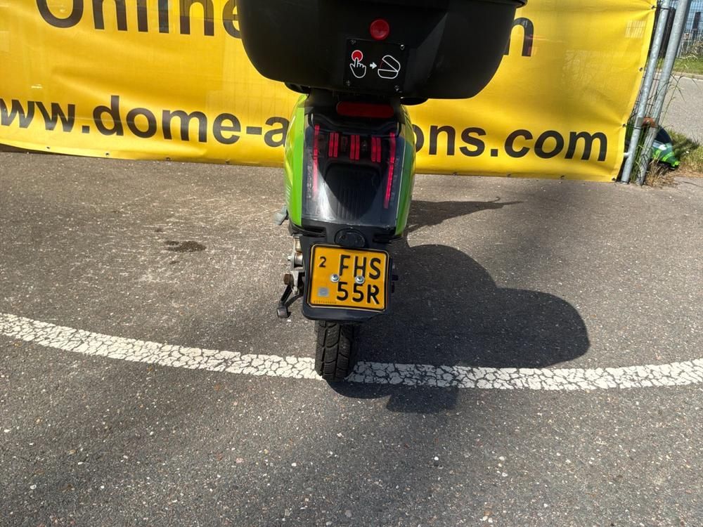 Super SOCO CUx Electric Scooter