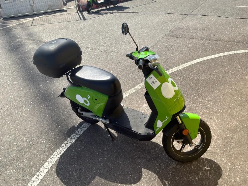 Super SOCO CUx Electric Scooter