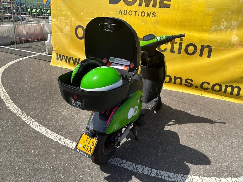 Super SOCO CUx Electric Scooter