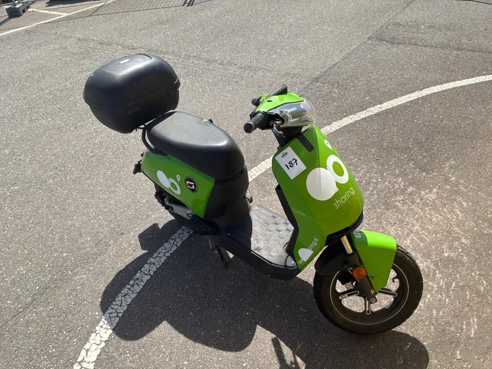 Super SOCO CUx Electric Scooter
