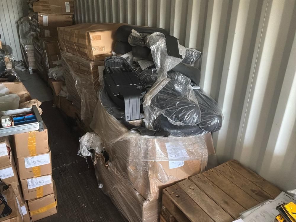Super Soco Cux Stock of spare parts oa side and steering wheel covers, fenders, supports (8 pallets)