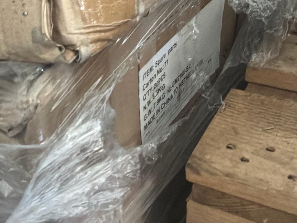 Super Soco Cux Stock of spare parts oa side and steering wheel covers, fenders, supports (8 pallets)