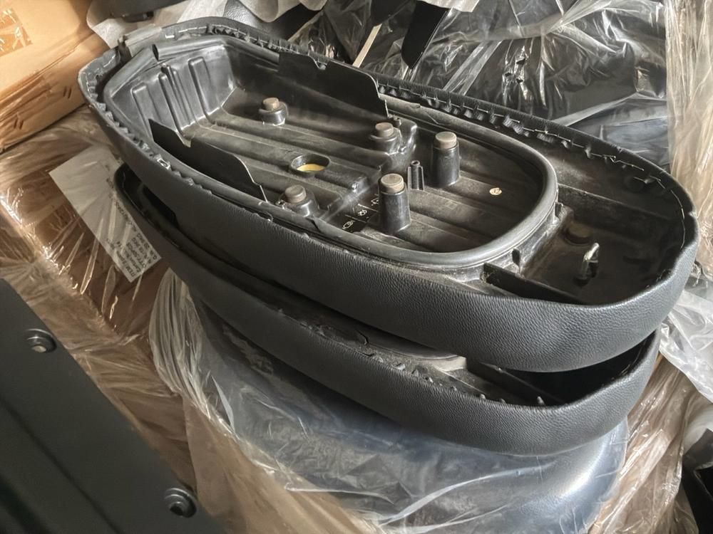 Super Soco Cux Stock of spare parts oa side and steering wheel covers, fenders, supports (8 pallets)