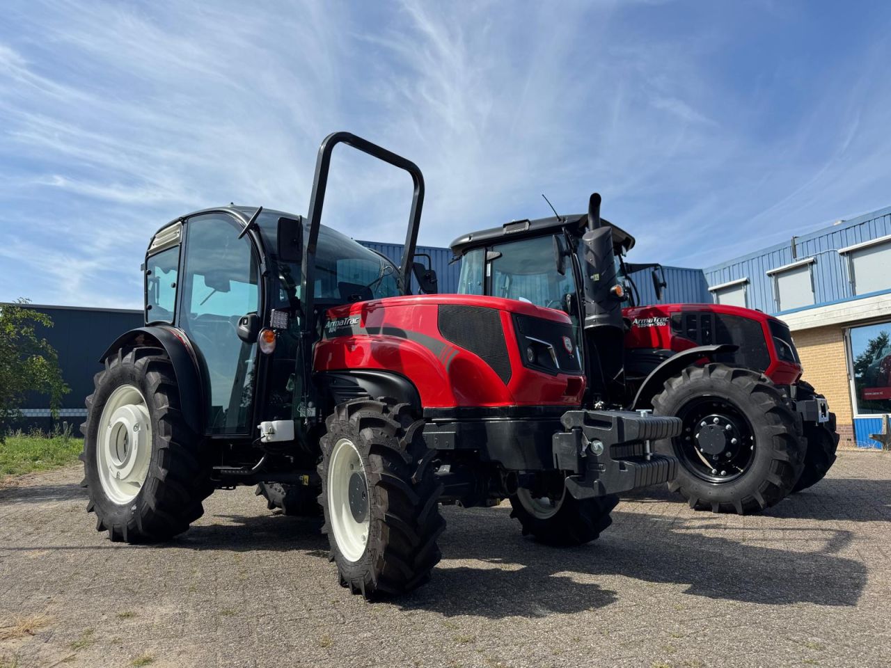ARMATRAC 804 FG