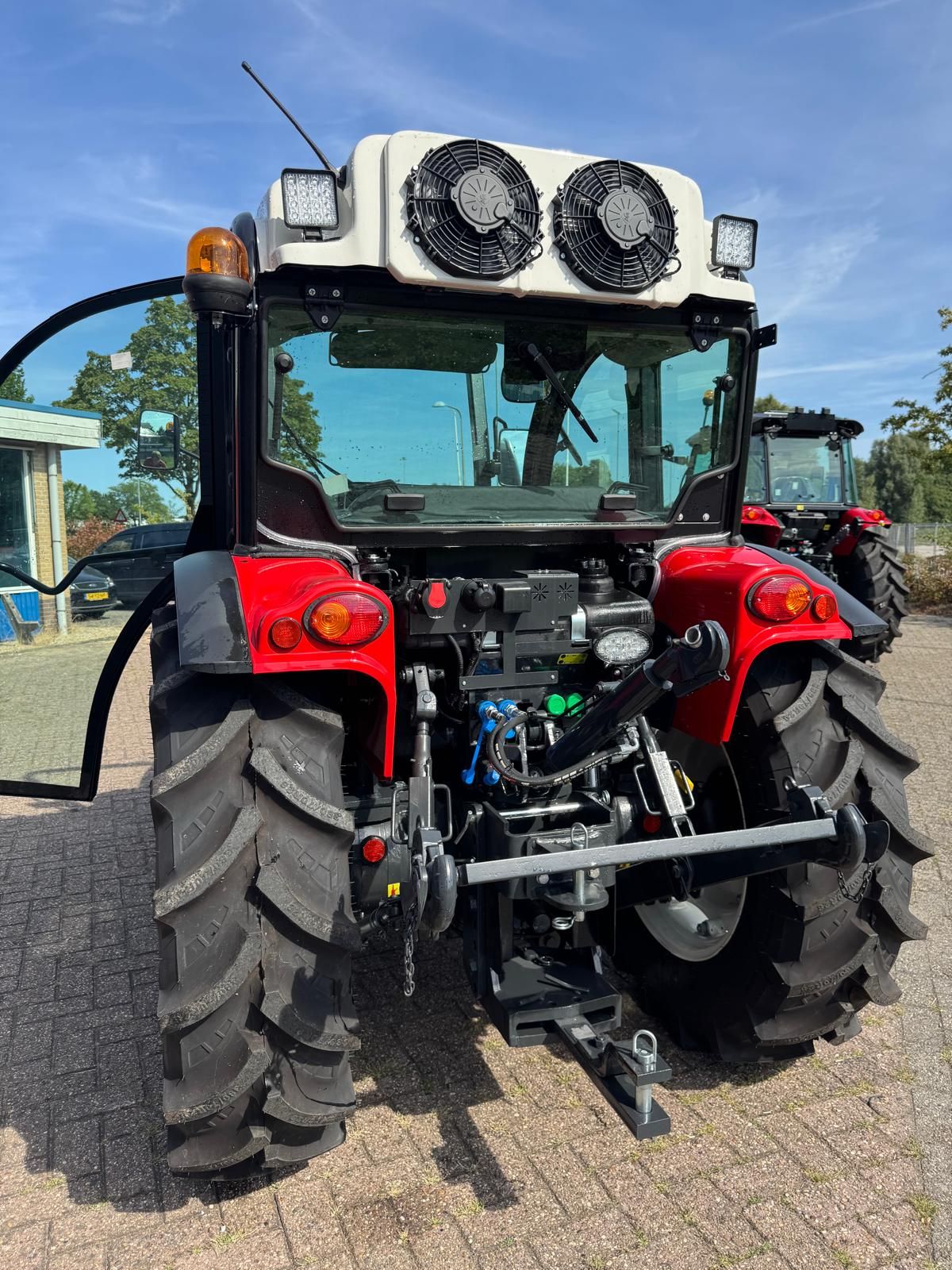ARMATRAC 804 FG