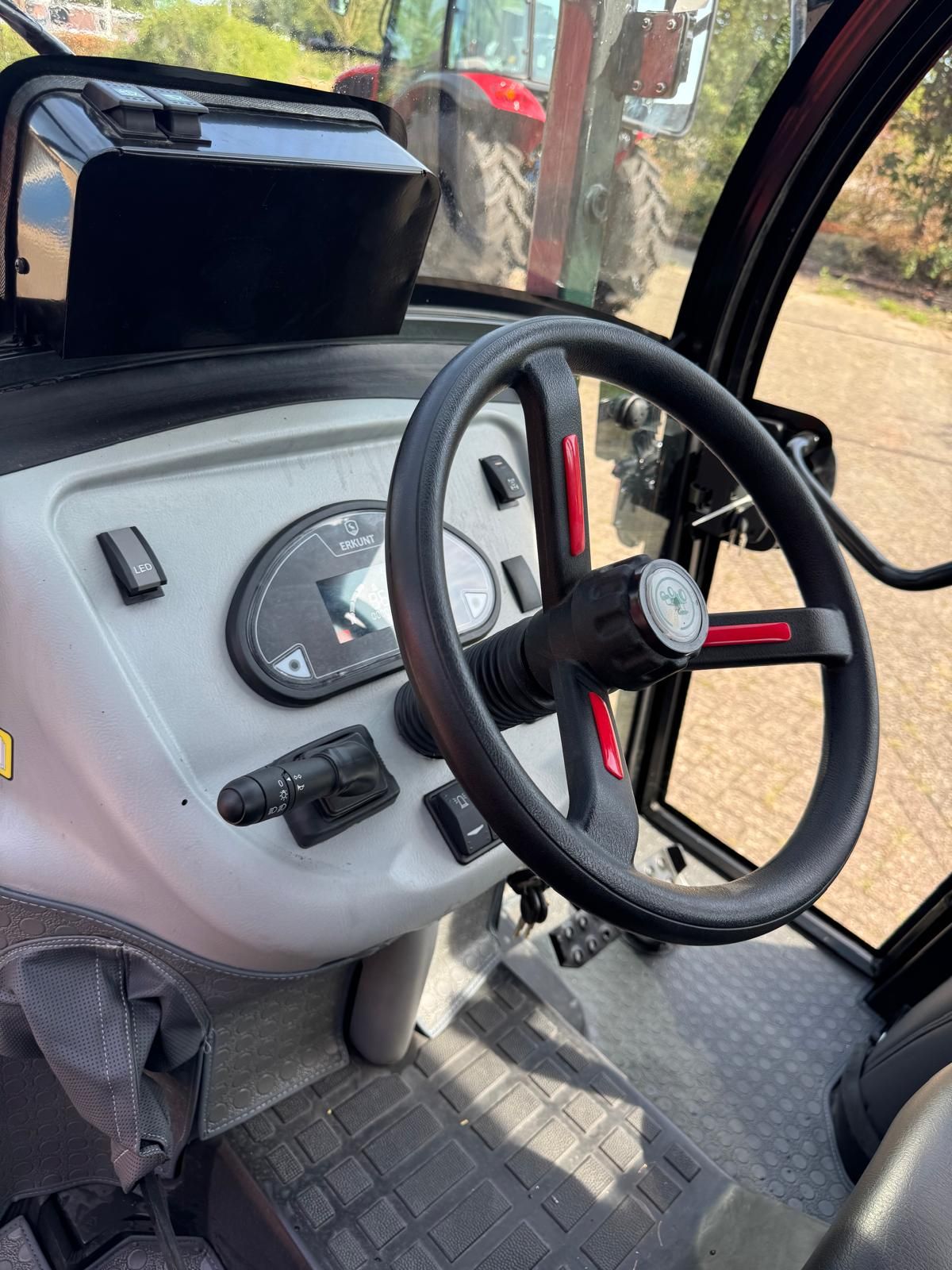 ARMATRAC 804 FG