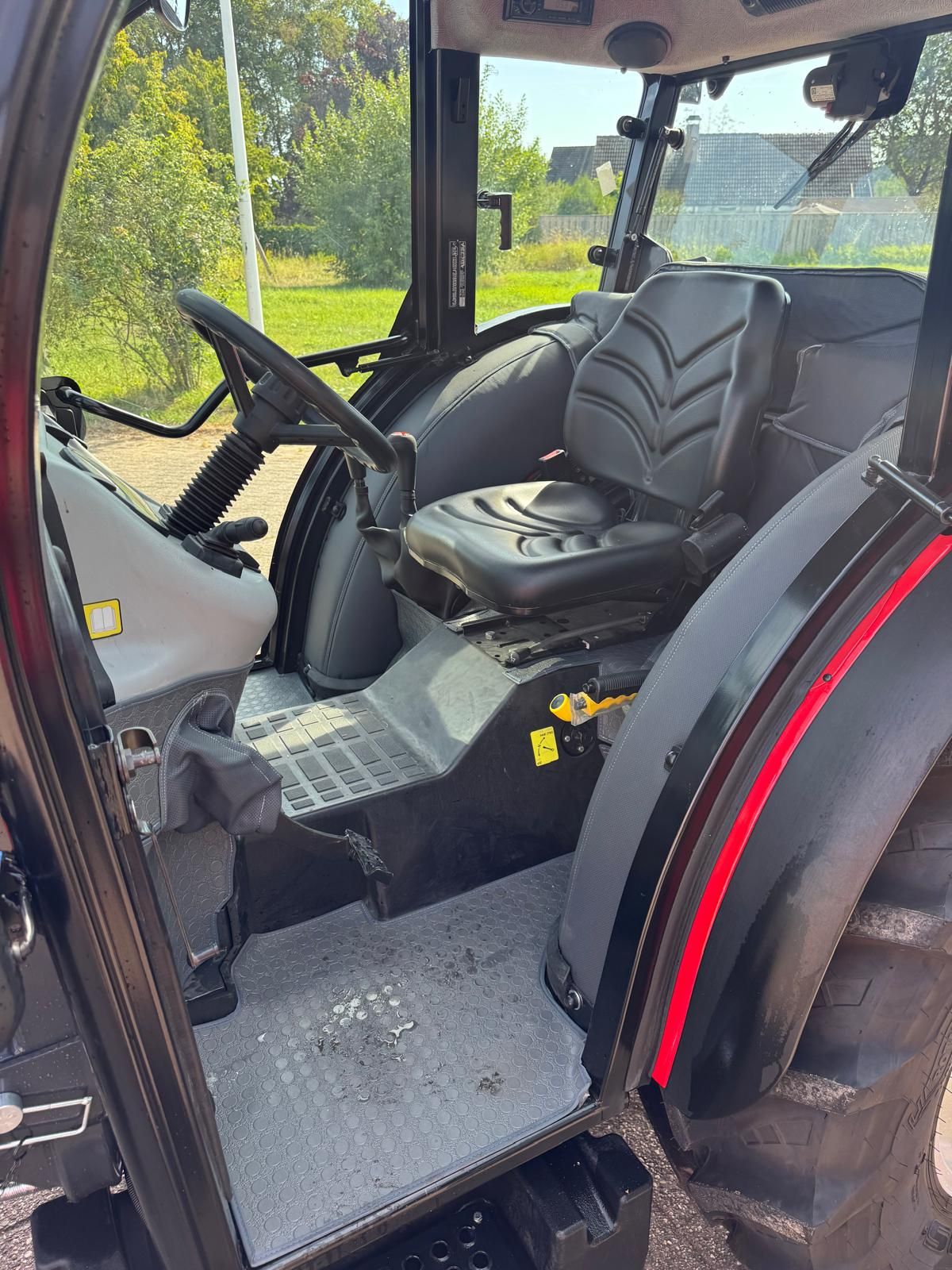 ARMATRAC 804 FG