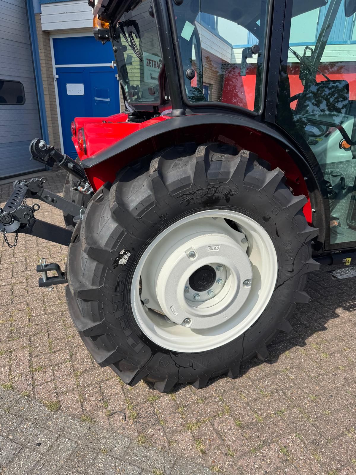 ARMATRAC 804 FG