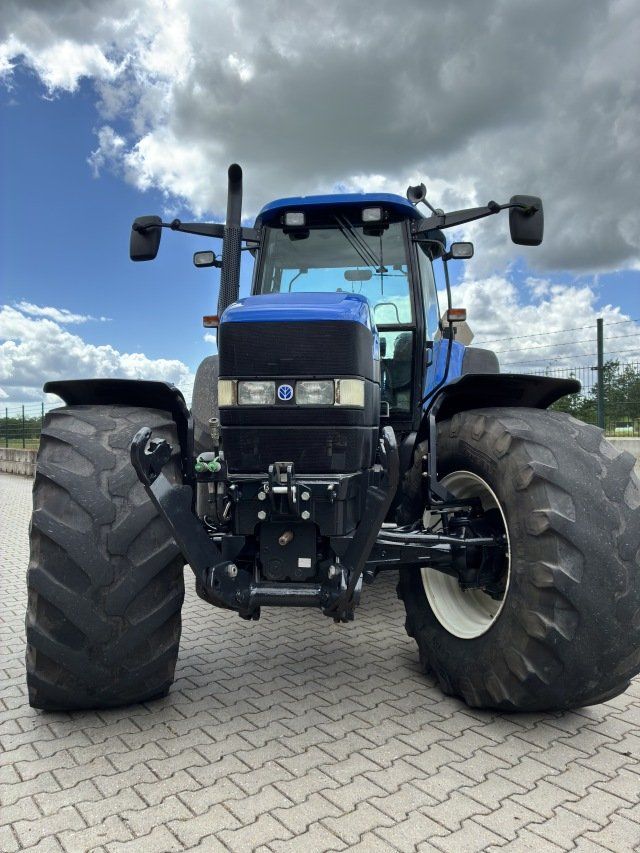New Holland TM190