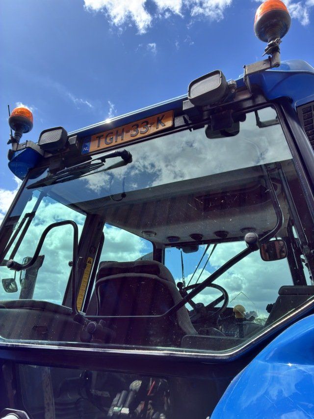 New Holland TM190
