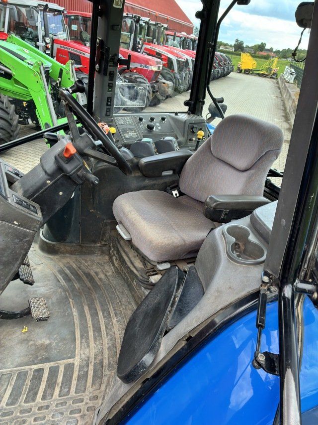 New Holland TM190