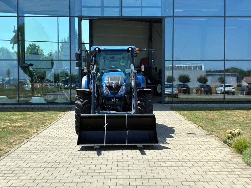New Holland T5.100S mit Frontlader