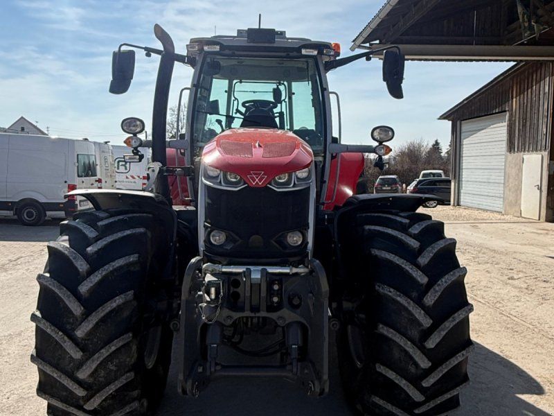 Massey Ferguson 7S.210