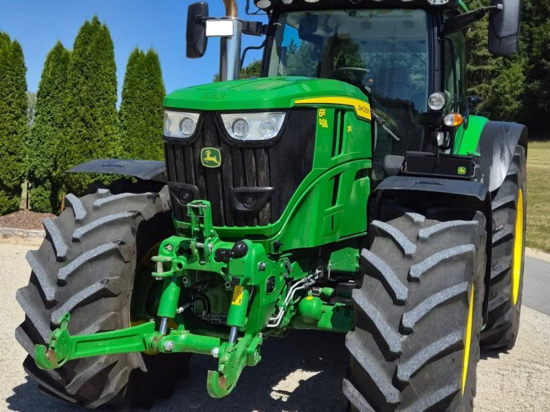 John Deere 6R 215