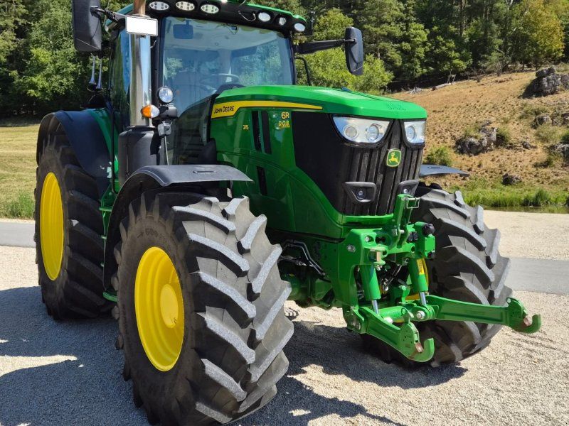 John Deere 6R 215