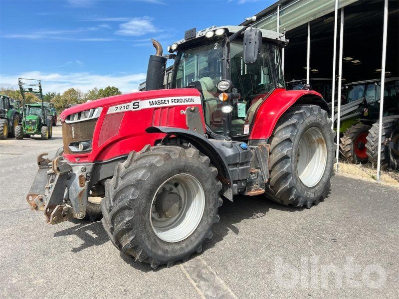 Massey Ferguson 7718S