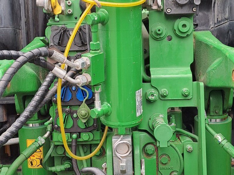 John Deere 6145R