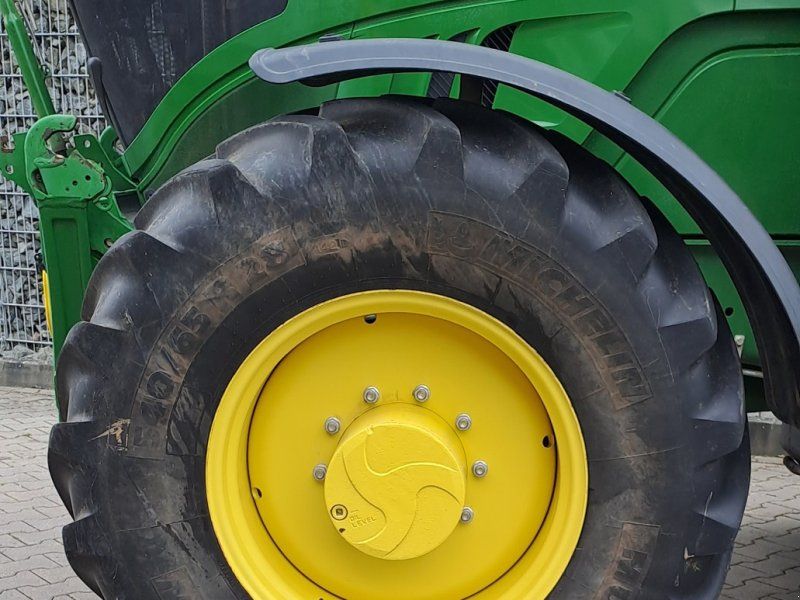 John Deere 6145R