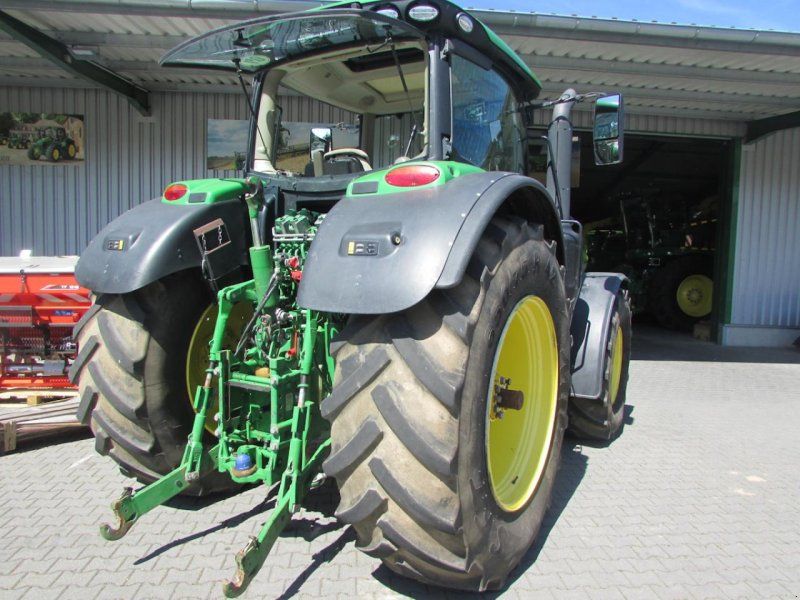 John Deere 6215R AP40