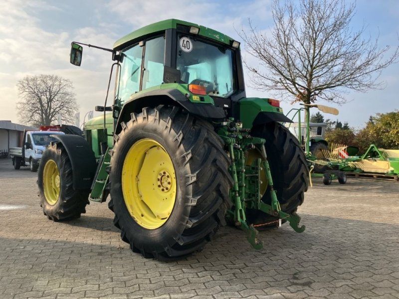 John Deere 6800