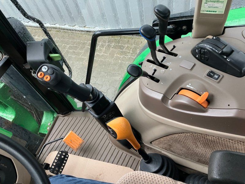 John Deere 5115M