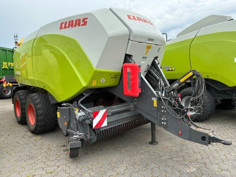 Claas Quadrant 5200 FC Tandem