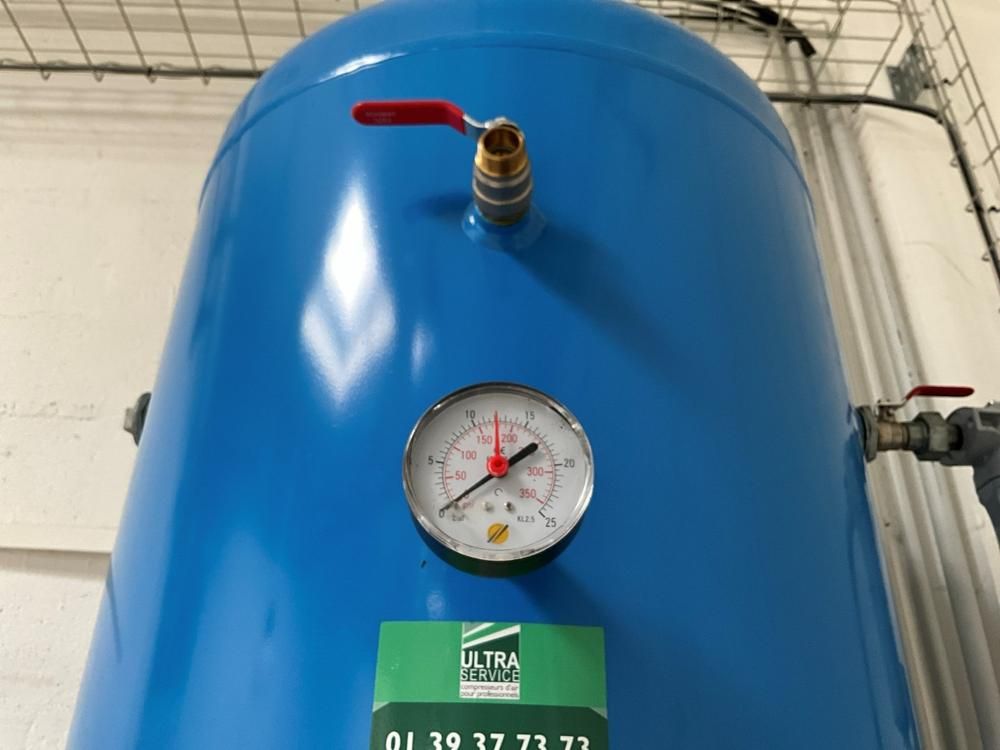 2021 SPIRAL AIR SPR30T Air Compressor + Buffer Tank