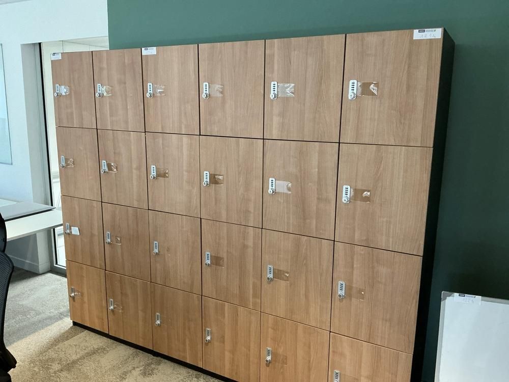 Set of lockers