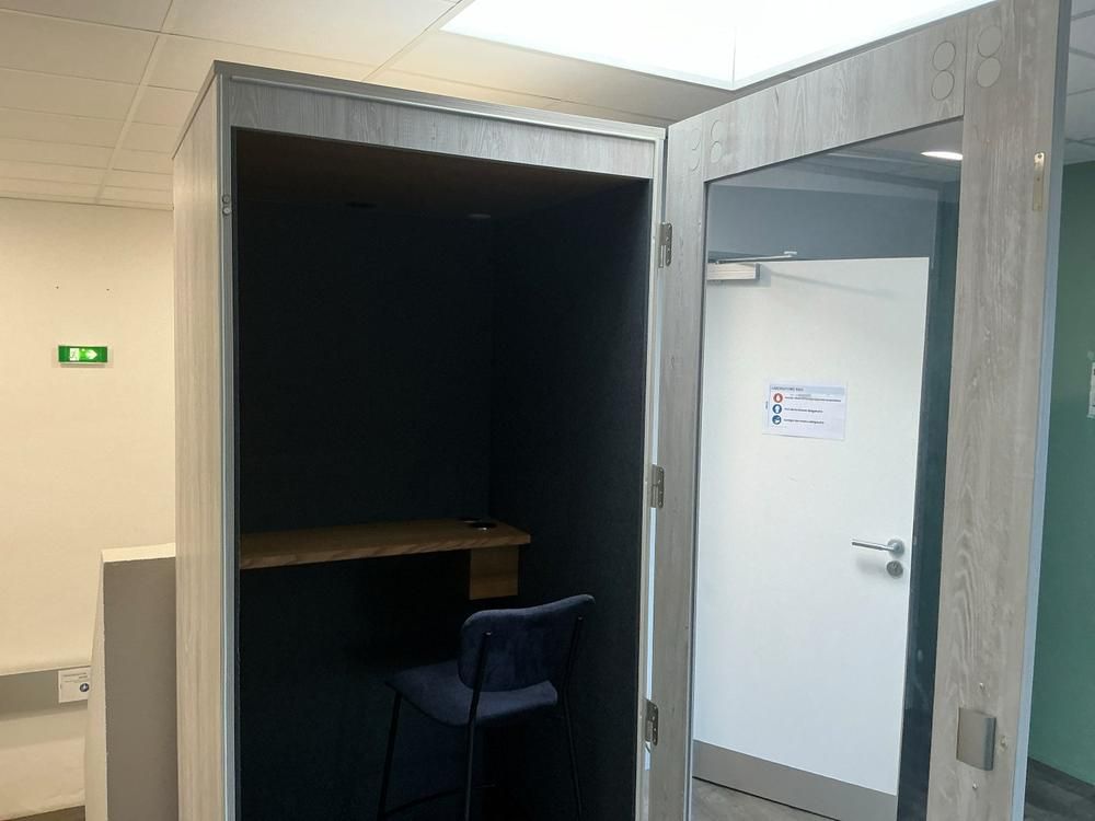 Individual Soundproof Booth