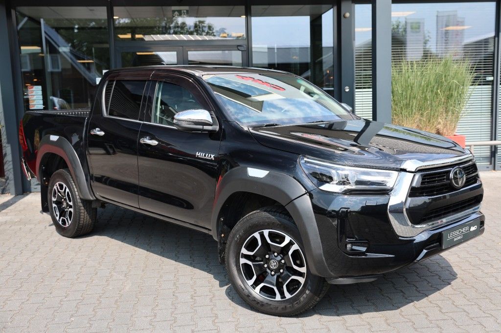 Toyota Hilux 2.8 D-4D DUBBEL CABIN PROFESSIONAL A/T 2 ZITS VAN 4WD