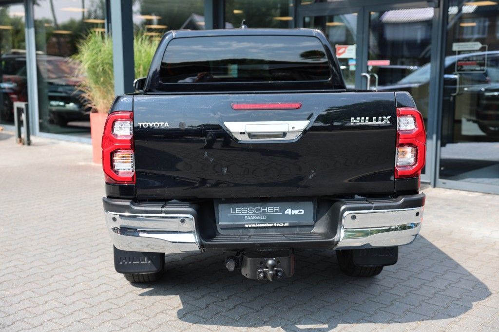 Toyota Hilux 2.8 D-4D DUBBEL CABIN PROFESSIONAL A/T 2 ZITS VAN 4WD