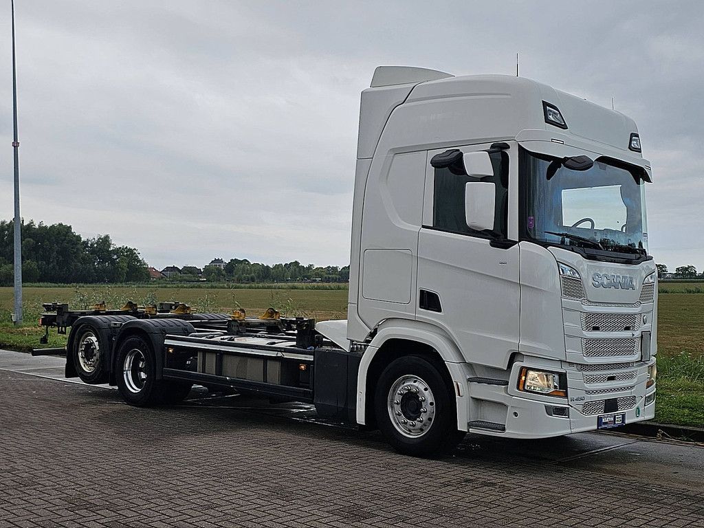 SCANIA R450 6x2*4