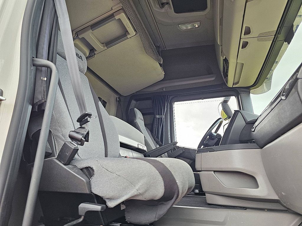 SCANIA R450 6x2*4