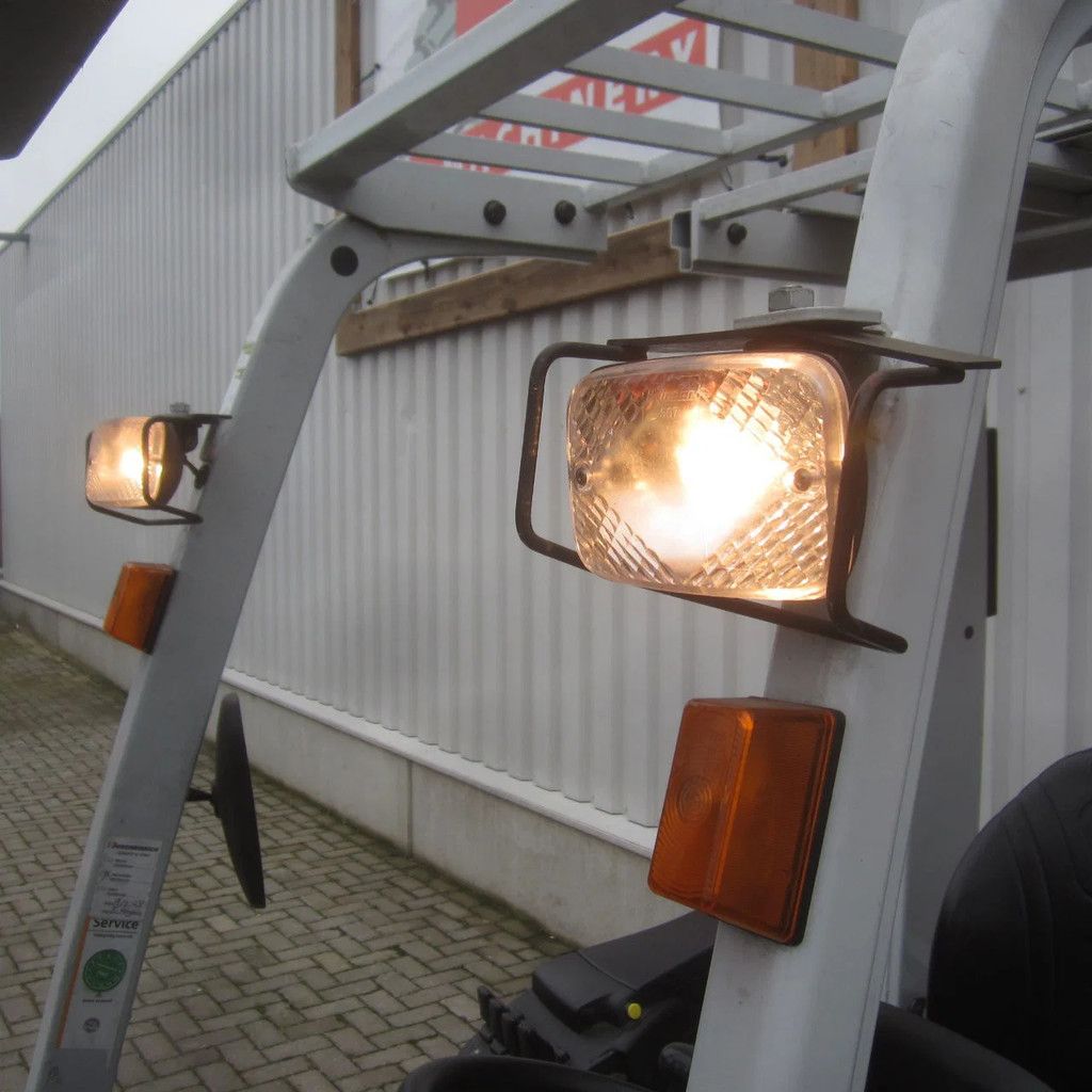 Nissan Heftruck L16Q, elek., triplex, side shift, vorkverstelling.